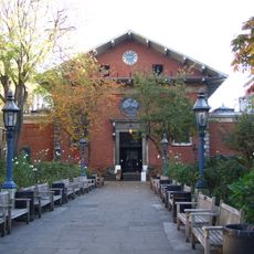 8 Lampstandards On Dwarf Stone Walls In St Paul's Churchyard