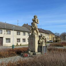 Pomník padlým v Senici na Hané na náměstí Míru