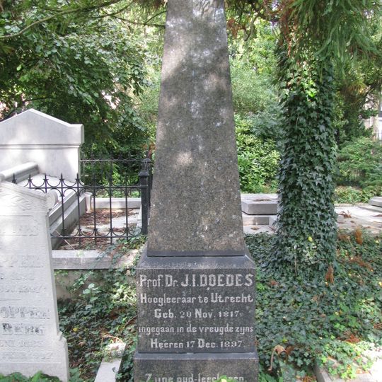 Grafmonument prof. J.I. Doedes