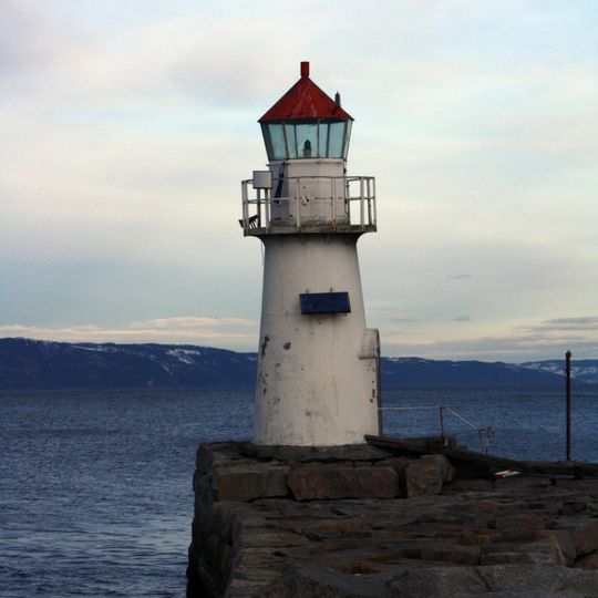 Lade molo, nordre fyrlykt