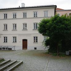 Wohn- und Geschäftshaus