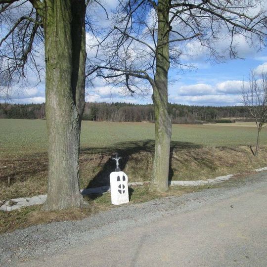 Křížový kámen severně od Dražně