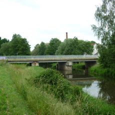 Most Pražské ulice přes Nežárku v Jindřichově Hradci