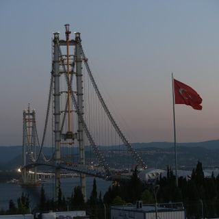 Puente Osman Gazi