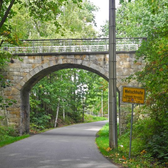 Einzeldenkmal in der o. g. Sachgesamtheit, Teilabschnitt Bannewitz, OT Welschhufe: Straßenbrücke Bahnhofstraße