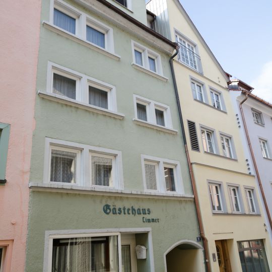 Wohn- und Geschäftshaus