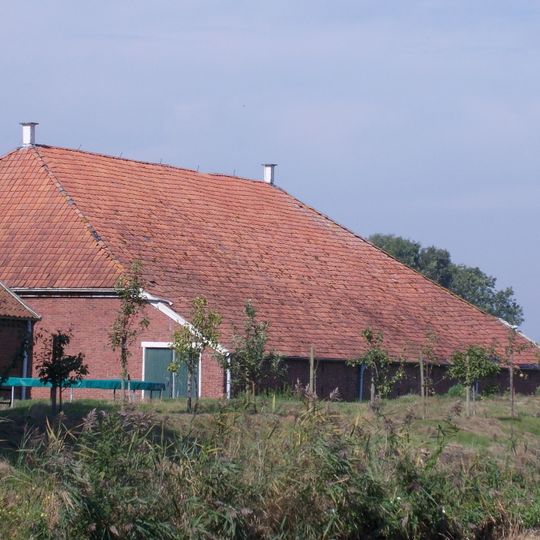 Dwarshuisboerderij, bijschuur