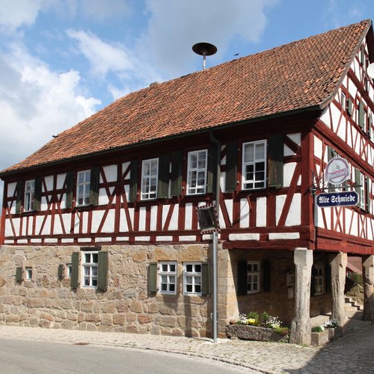 Gemeindehaus mit Schmiede