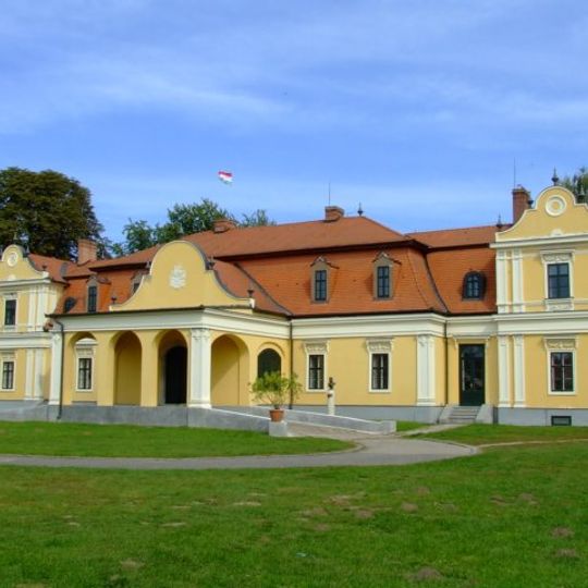 Lónyay mansion, Tuzsér