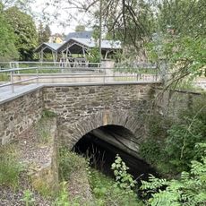 Steinbogenbrücke über den Dorfbach Auerswalde
