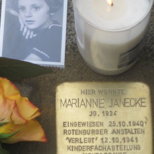 Stolperstein en memoria de Marianne Janecke