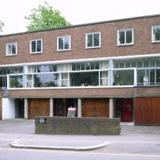2 Willow Road