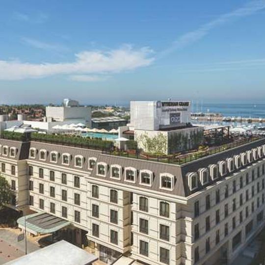 Wyndham Grand Istanbul Kalamis Marina Hotel
