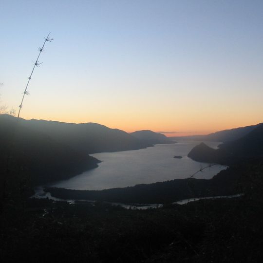 Riñihue Lake