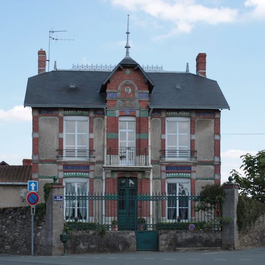 Saint-Pierre-Montlimart