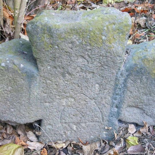 Smírčí kříž na rozcestí v osadě Lužný