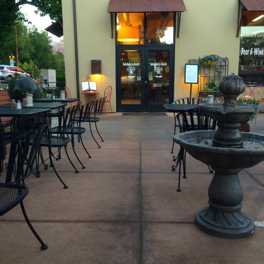 MeMe's Cafe