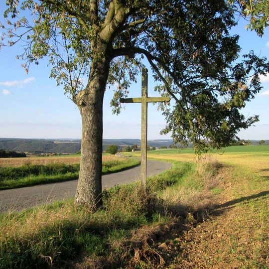 Kříž jižně od Bujesil