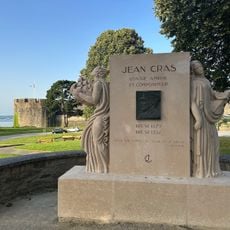 Monument à Jean Cras