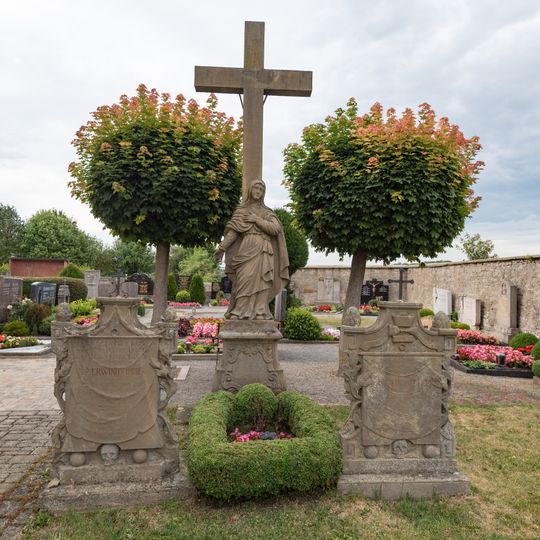 Friedhofskreuz Hinter der Kirche in Gaukönigshofen