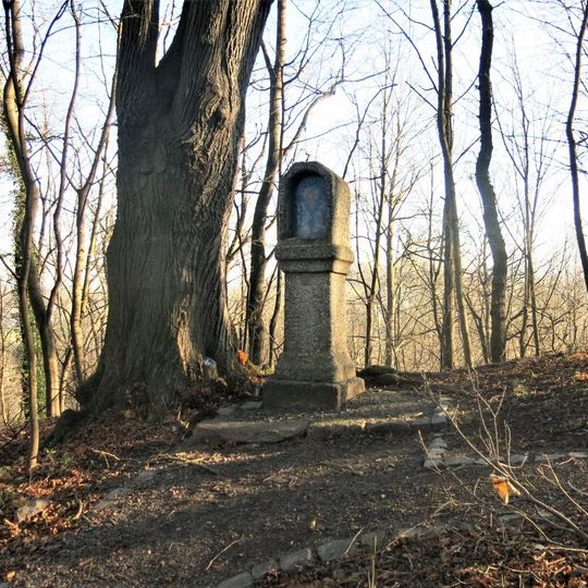 Kaplička VIII. zastavení křížové cesty na Křížovém vrchu u Frýdlantu