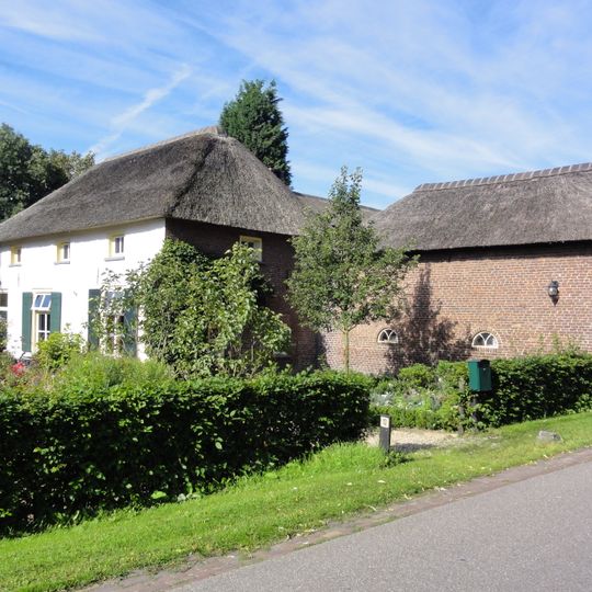 Elzendweg 13, Bergharen