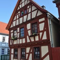 Felix-Lahnstein-Straße 8