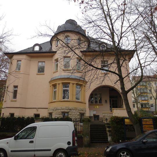 Villa mit Garten und Einfriedung Parkstraße 44