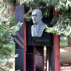 Pomník MUDr. Ivana Hálka
