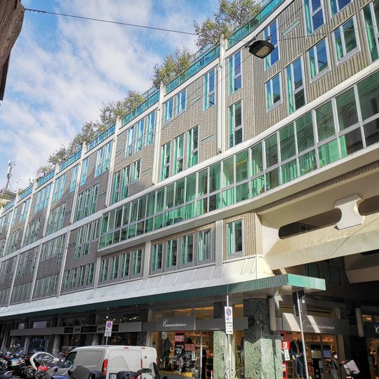 Edificio in via San Paolo 7 e via Agnello 6