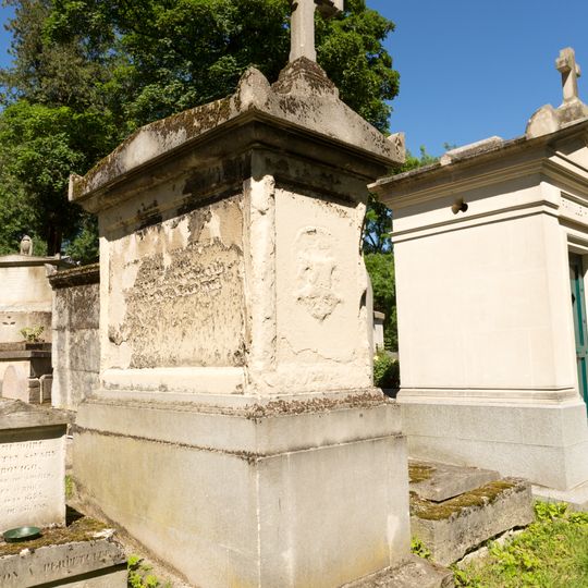 Grave of Estampes