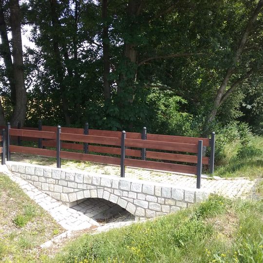 Můstek k pomníku Sedmileté války u Touženína