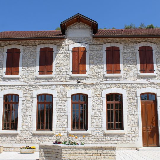 Town hall of Murs-et-Gélignieux