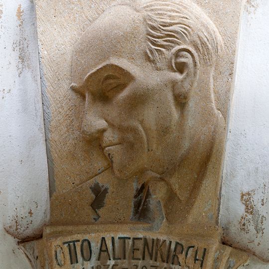 Wohnhaus und Gedenkplatte des Landschaftsmalers Otto Altenkirch Otto-Altenkirch-Straße 26