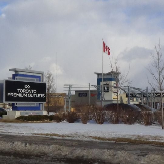 Toronto Premium Outlets