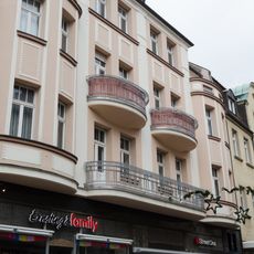 Wohn- und Geschäftshaus