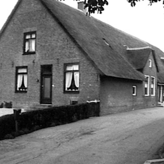 Hoogeind 38, Leerdam