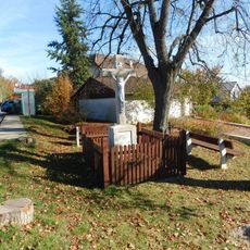 Kříž na východním okraji Stříbrné Lhoty