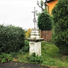Kříž u domu 58 v Předních Nezlech