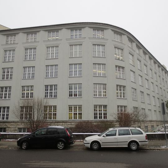 Fabrikgebäude Elsasser Straße 1