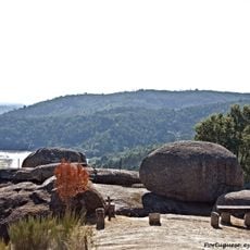 Penedo oscilante conhecido por «Penedo Cabana»
