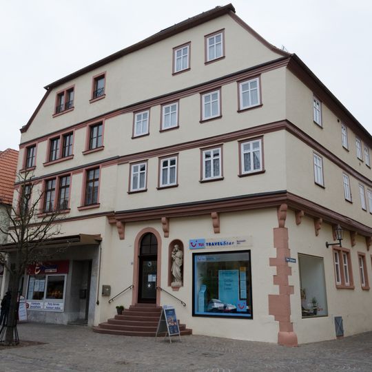 Wohn- und Geschäftshaus