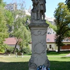 Socha sv. Floriána, podstavec