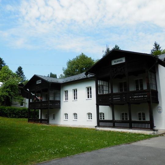 Miss Doleschall-Blanka, 2-vila