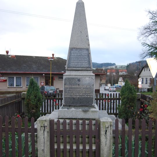 Pomník padlým v Pečicích