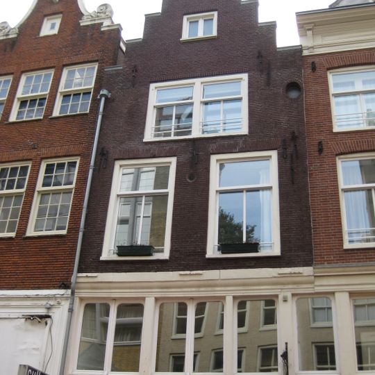 Huis, deel uitmakend van het complex beneden- en bovenwoningen 46-48