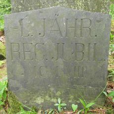 Lichnštejnský památník u Lošova v lese