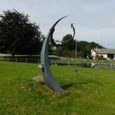 Kovová plastika Sluneční hodiny v Dudíně