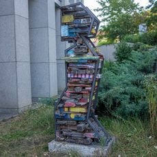 Plastika u ulice Na Palouku v Praze