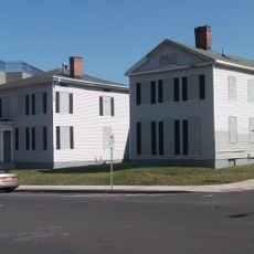 House at 140 and 144 Retreat Avenue